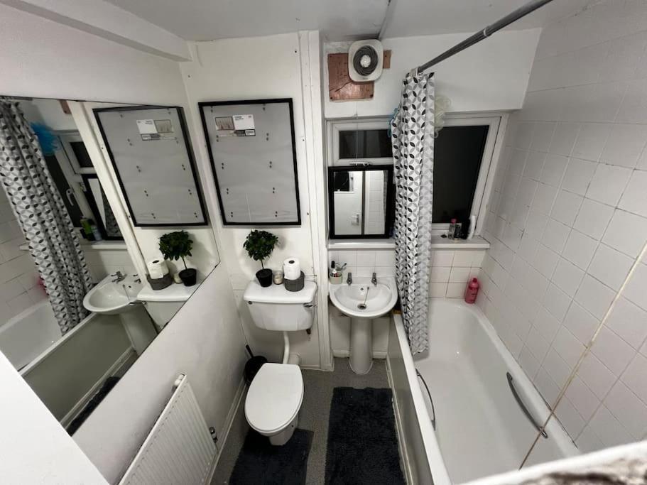 1-bed Flat With Fast Wi-fi In Prime Location 15mins From Apartment