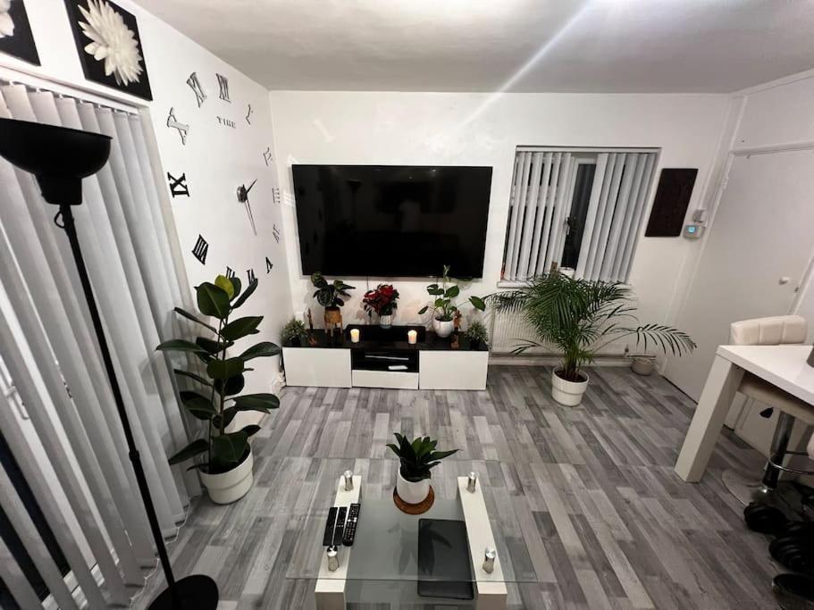 1-bed Flat With Fast Wi-fi In Prime Location 15mins From Appartamento Londra