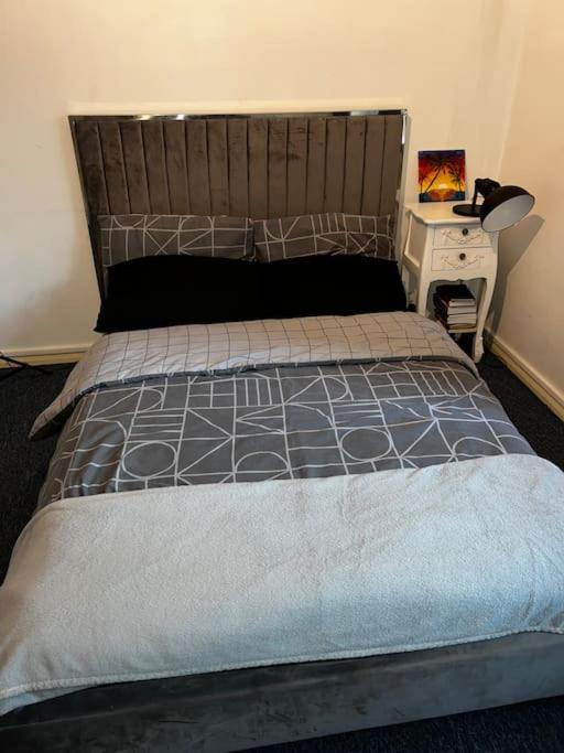 1-bed Flat With Fast Wi-fi In Prime Location 15mins From Appartamento *