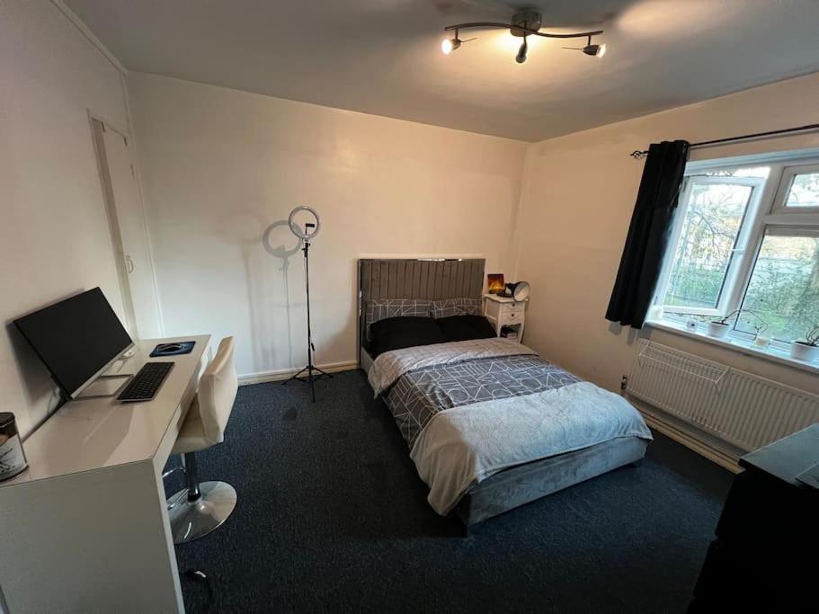 Appartamento 1-bed Flat With Fast Wi-fi In Prime Location 15mins From *