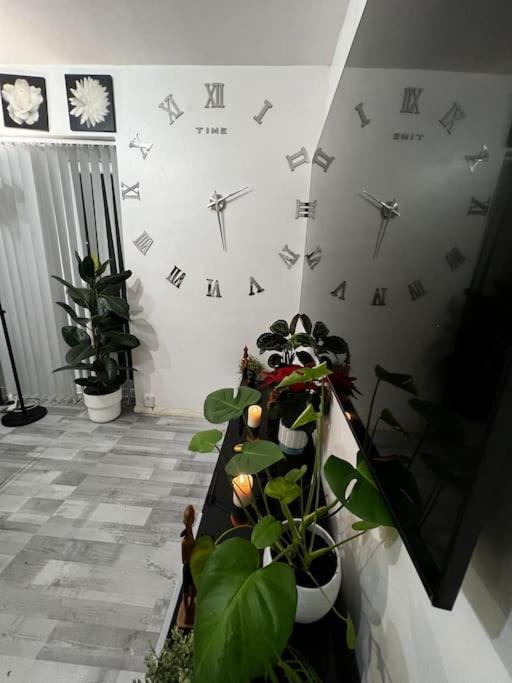 Appartamento 1-bed Flat With Fast Wi-fi In Prime Location 15mins From *