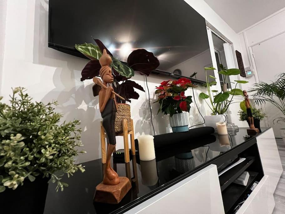 Appartamento 1-bed Flat With Fast Wi-fi In Prime Location 15mins From Londra