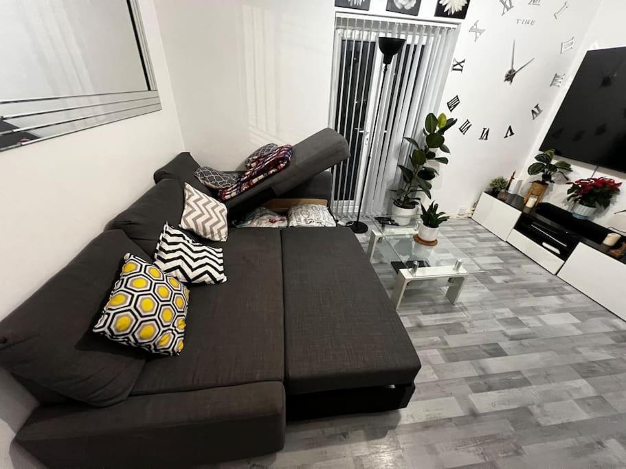 Appartamento 1-bed Flat With Fast Wi-fi In Prime Location 15mins From *