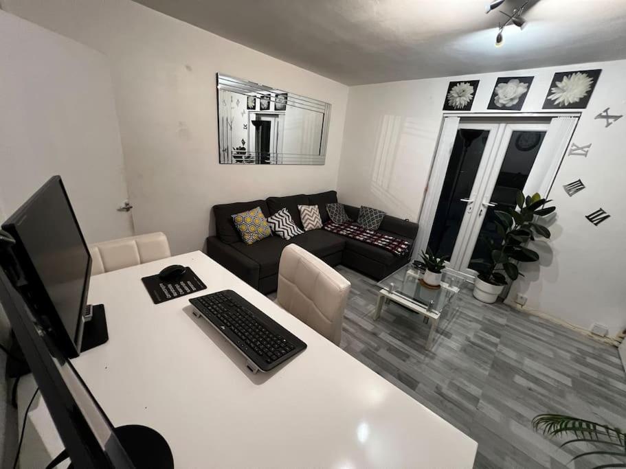 1-bed Flat With Fast Wi-fi In Prime Location 15mins From Appartamento Londra
